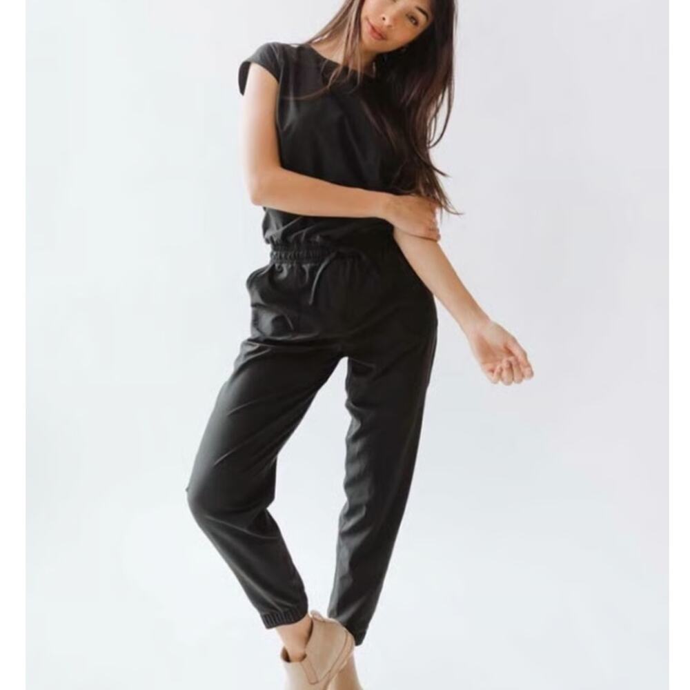 Albion Women Black Jumpsuit Sz M Sporty Stretch Active Travel Minimalist Classic